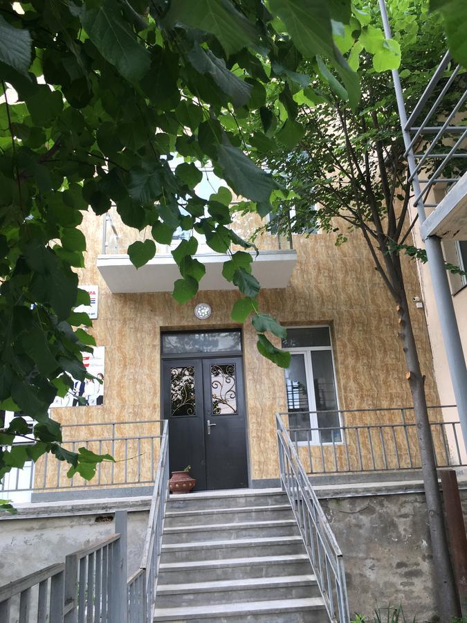 Kmg Hotel Khashuri Dış mekan fotoğraf