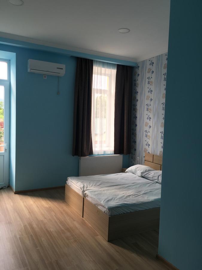 Kmg Hotel Khashuri Dış mekan fotoğraf