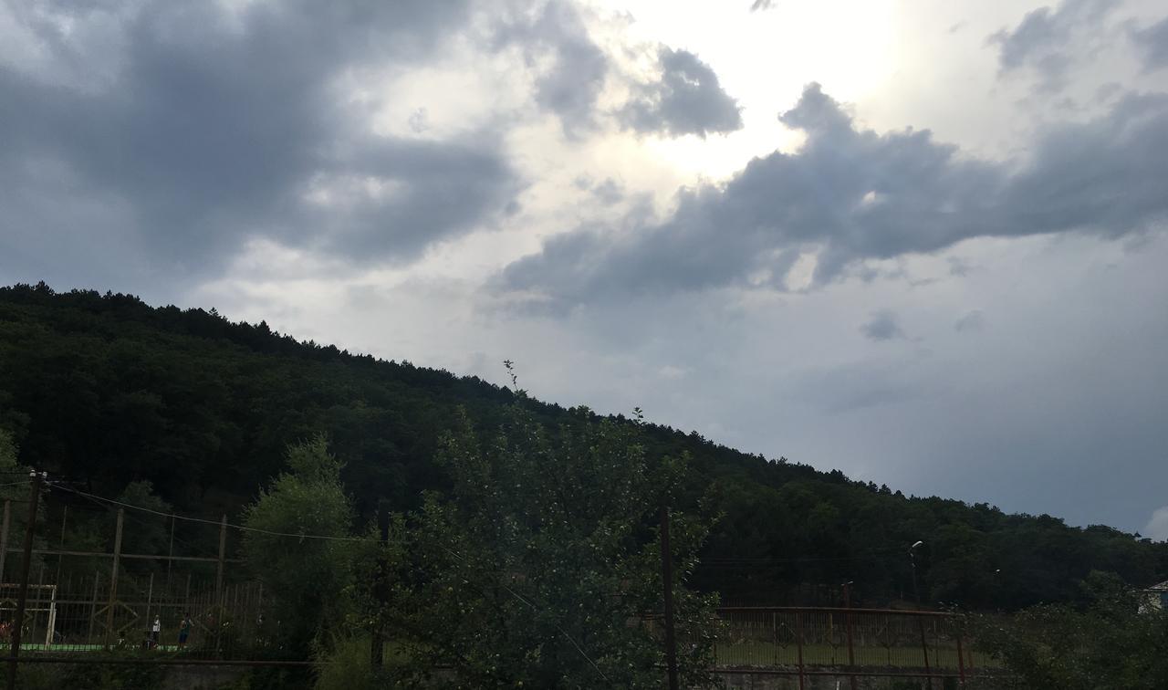 Kmg Hotel Khashuri Dış mekan fotoğraf