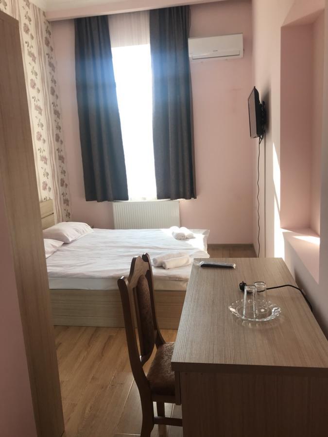Kmg Hotel Khashuri Dış mekan fotoğraf