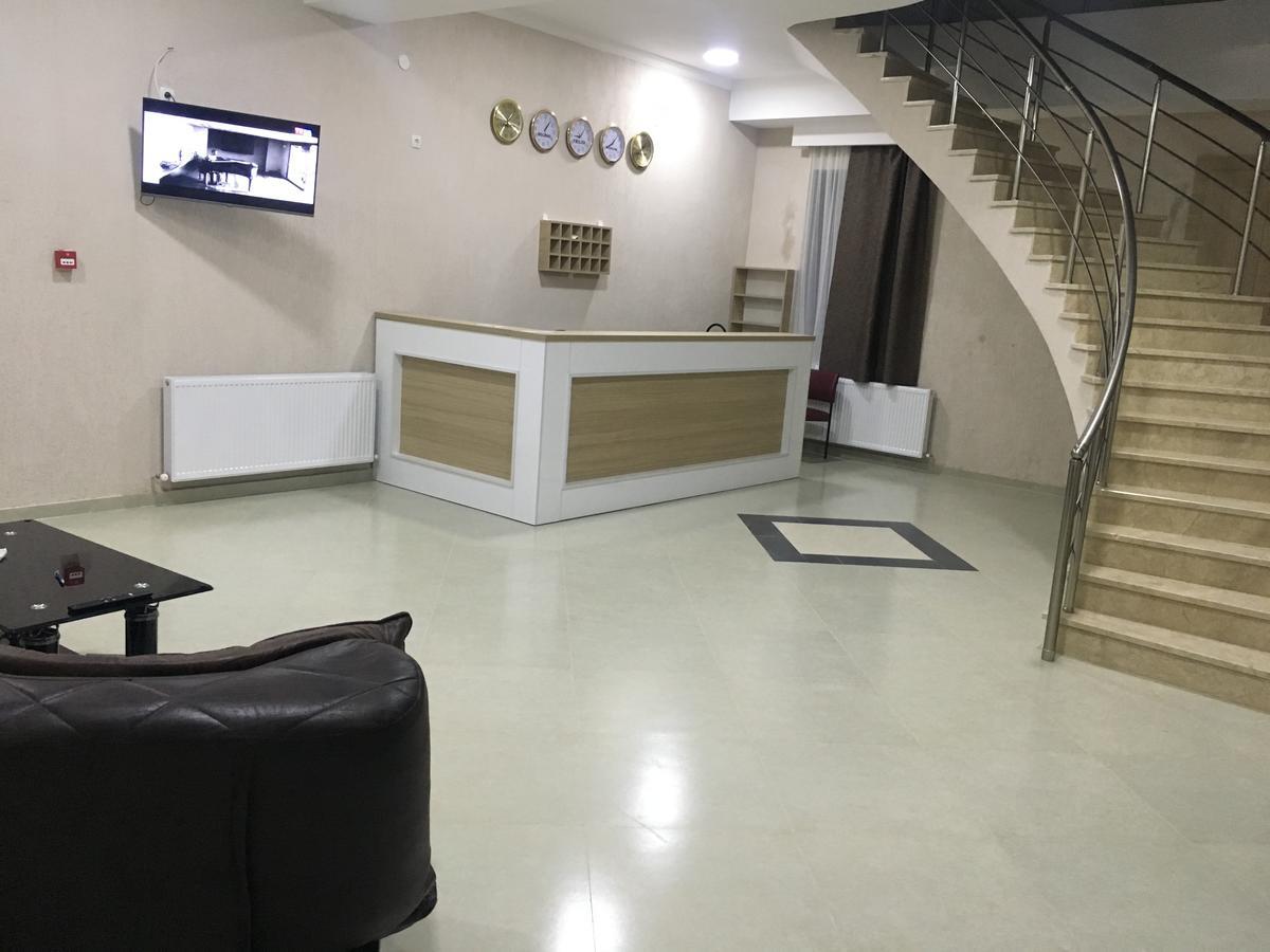 Kmg Hotel Khashuri Dış mekan fotoğraf