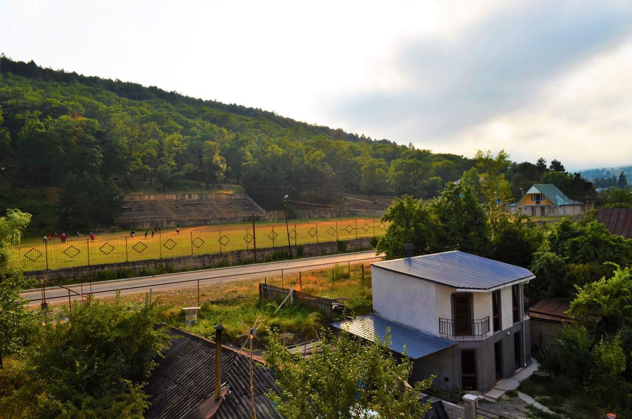Kmg Hotel Khashuri Dış mekan fotoğraf